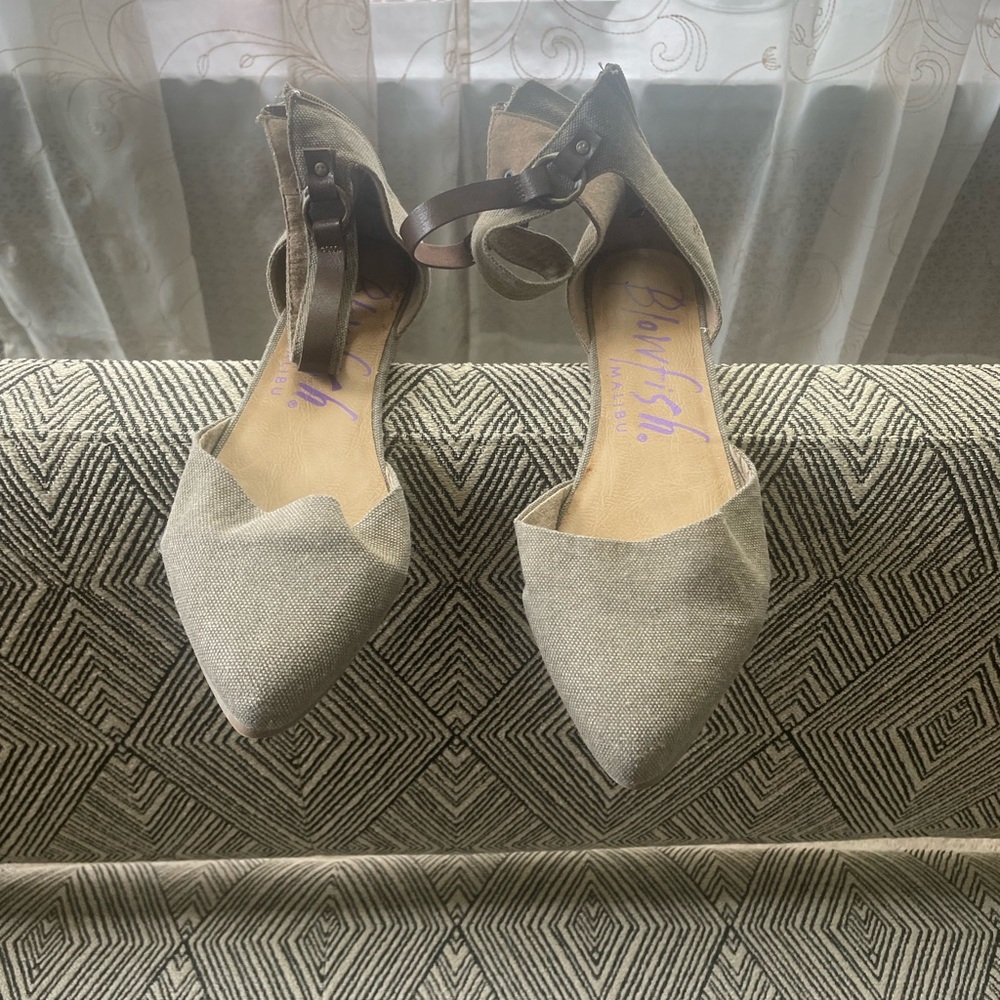 Blowfish Tan Flats Stylish Comfort